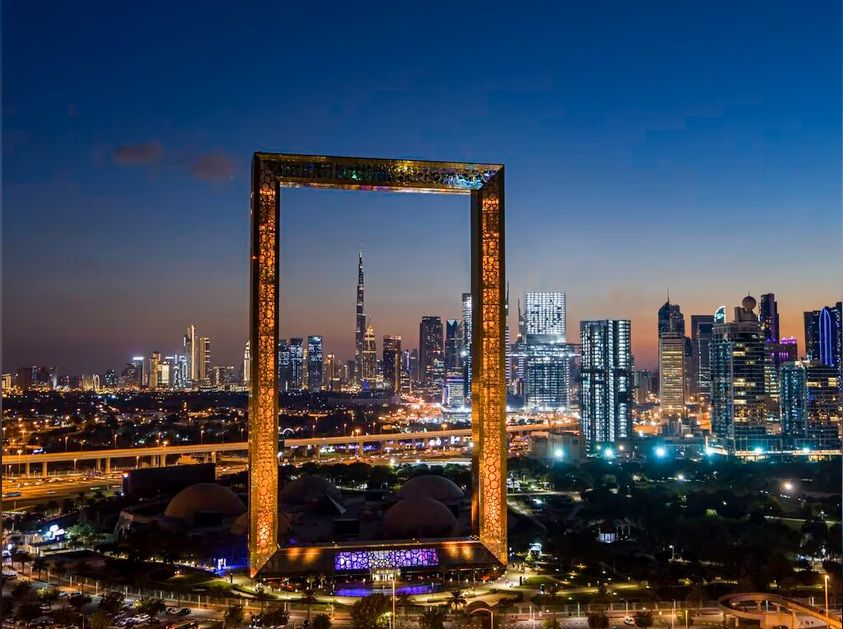 dubai gate.jpg
